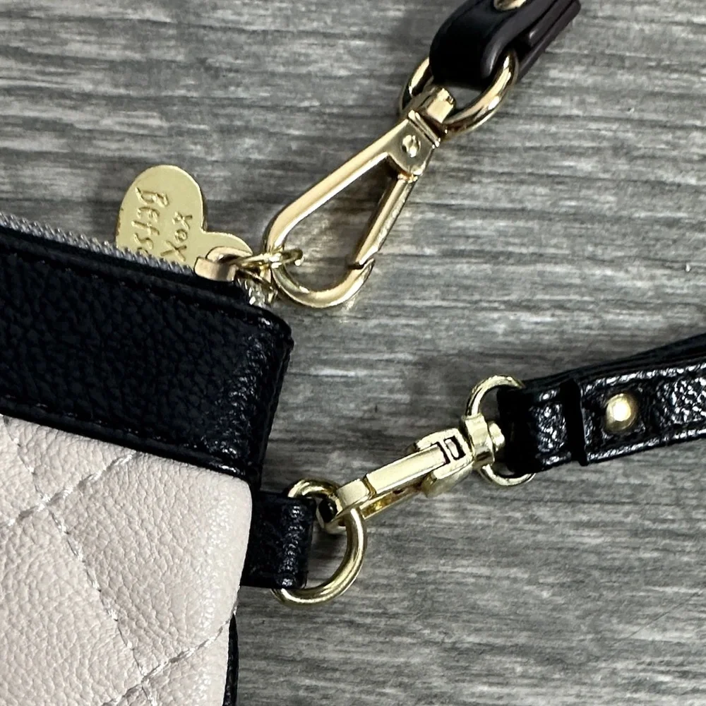 Betsey‎ Johnson Houdini Cream and Black Quilted Wristlet